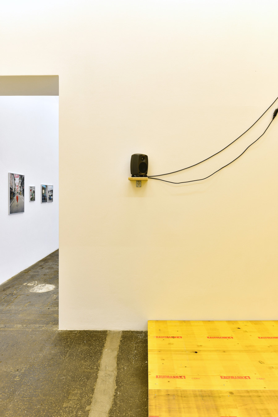 «WO WIR», exhibition view, 2020, Jiří Makovec, Caroline Ann Baur & Vanessà Heer. Photo: Kunst Halle Sankt Gallen, Sebastian Schaub