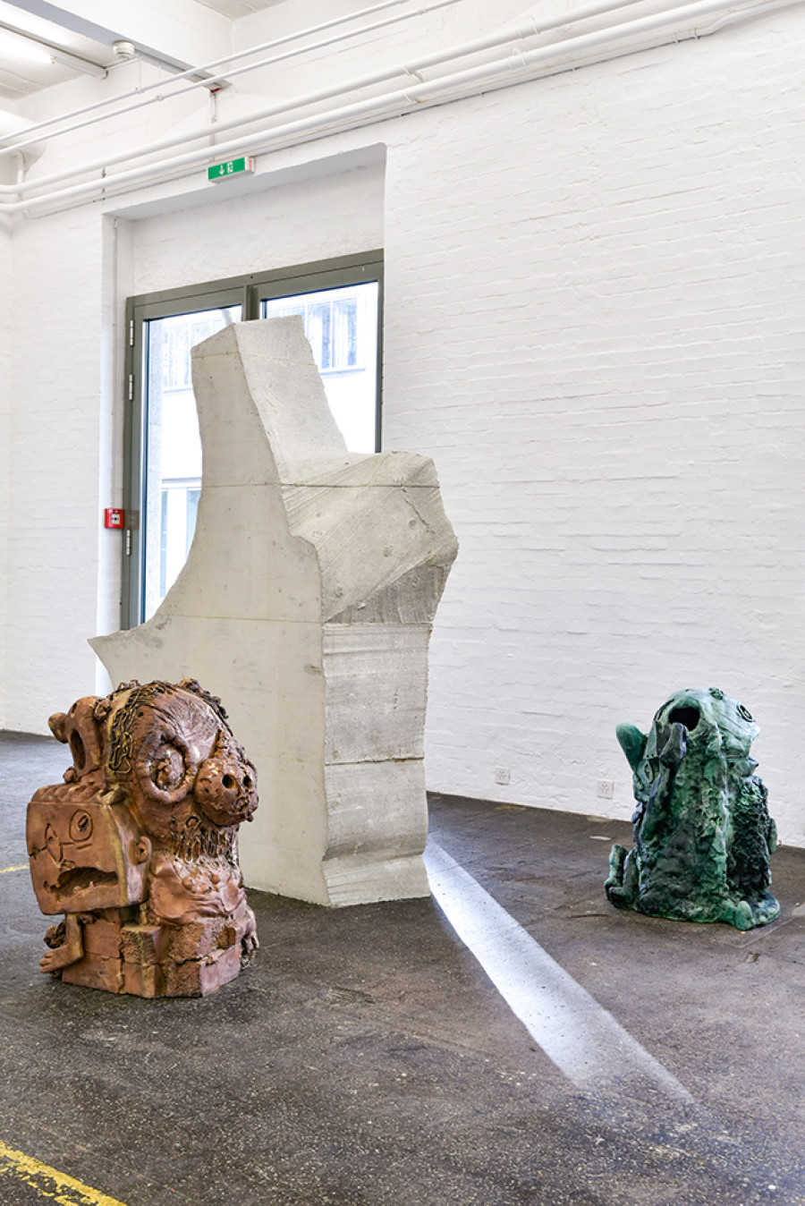 Exhibition view «La fine ligne», with works from Linus Bill + Adrien Horni. Photo: Kunst Halle Sankt Gallen, Sebastian Schaub