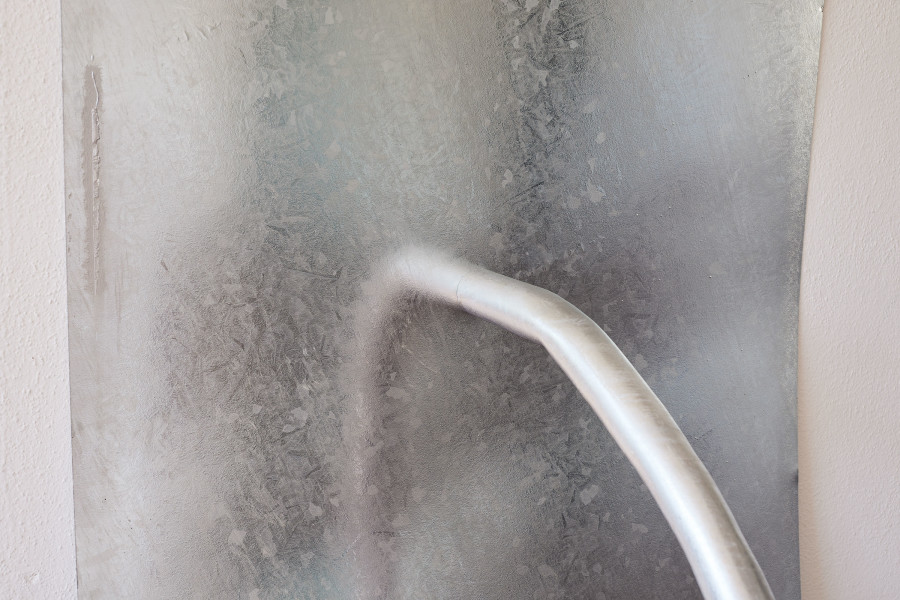 Toni Schmale, watersports, schlauch #1, detail, Mayday, 2022.