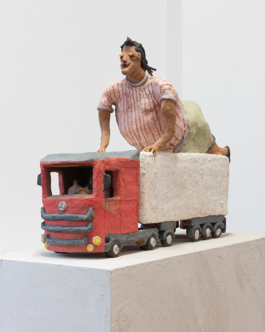 Ugo Gattini, Camillo!, Terra cotta, 20x40x60cm, 2021.
