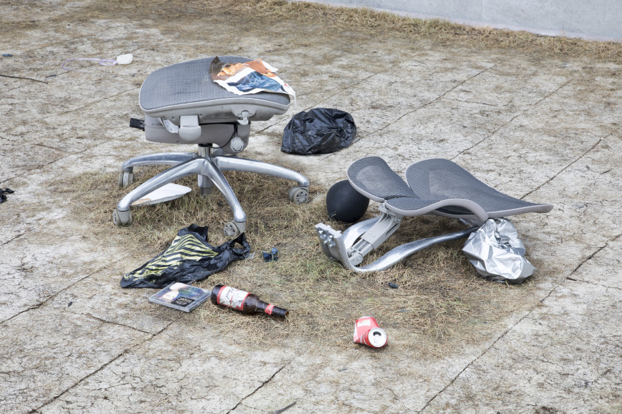 Bunny Rogers, Memorial, 2020, Installation view ground floor, Kunsthaus Bregenz March 2020, Photo: Markus Tretter © Bunny Rogers, Kunsthaus Bregenz