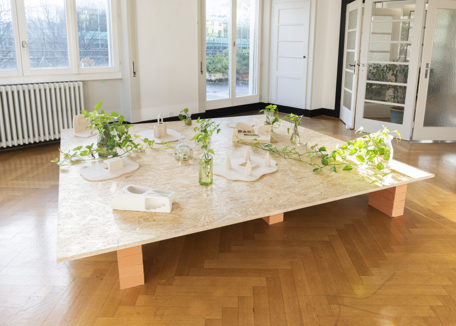 Zahra Hakim: J'ai vu une femme qui battait la lumière dans un mortier, Exhibition view, 2023, Cherish, Photo: Remy Ugarte Vallejos