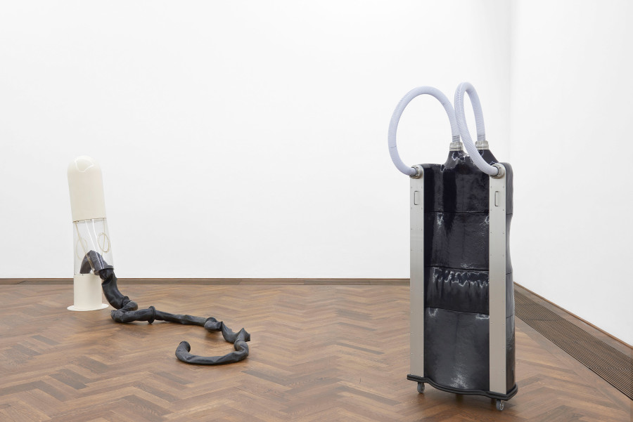 Joachim Bandau, installation view, Die Nichtschönen, Works 1967–1974, Kunsthalle Basel, 2021, view on Hose durchsichtig, 1969 ( left) and Fahrbares schwarzes Schlauchmonstrum, 1971 (right) . Photo: Phil ipp Hänger / Kunsthalle Basel