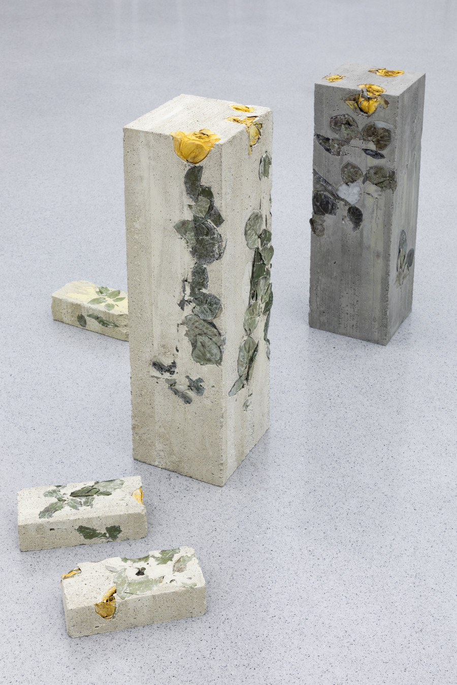 Bunny Rogers, Memorial, 2020, Installation view ground floor, Kunsthaus Bregenz March 2020, Photo: Markus Tretter © Bunny Rogers, Kunsthaus Bregenz