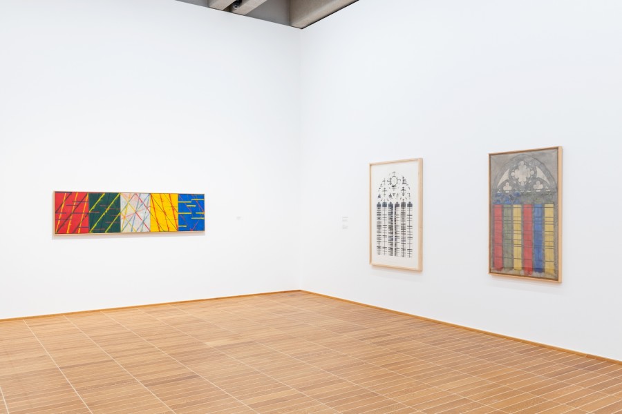 Brice Marden, Second Window Painting, Studie zum mittleren spätgotischen Lanzettfenster und Window Study, 1983 / 1980 / 1985, Öl auf Leinen / Tinte / Bleistift und Aquarell auf Papier, auf Holzrahmen aufgezogen. Credit: Daros Collection, Schweiz & Kunstmuseum Basel, © 2022, Pro Litteris, Zurich, Foto: Jonas Hänggi