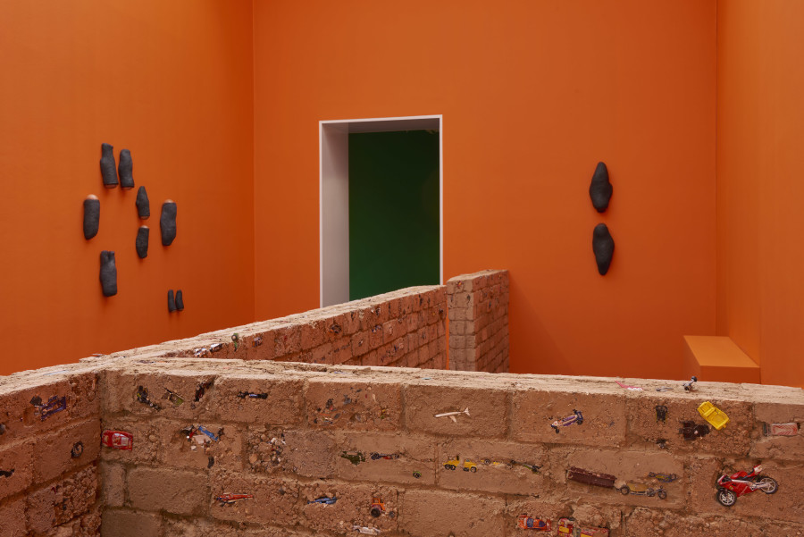 Installation view, Pedro Wirz, Environmental Hangover, Kunsthalle Basel, 2022, view on Our cities are made to be destroyed, 2016–2022 (front) and the series Sour Ground, 2022 (back). Photo: Philipp Hänger / Kunsthalle Basel