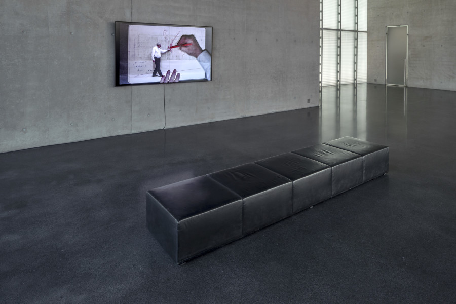 Unprecedented Times Installation view ground floor, Kunsthaus Bregenz, 2020 Annette Messager  Certitudes – Incertitudes, 2019–2020 Courtesy of the artist and Marian Goodman Gallery, London/New York/Paris Photo: Markus Tretter (c) Kunsthaus Bregenz