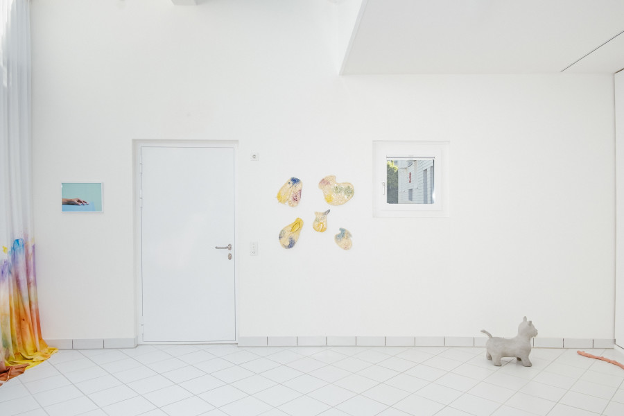 Julie Monot, Play Dead, installation view, 2022. Photo credit : Philip Frowein (@philipfrowein)