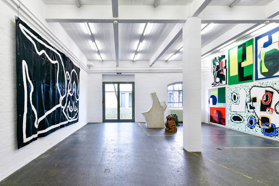 Exhibition view «La fine ligne», with works from Marine Julié and Linus Bill + Adrien Horni. Photo: Kunst Halle Sankt Gallen, Sebastian Schaub