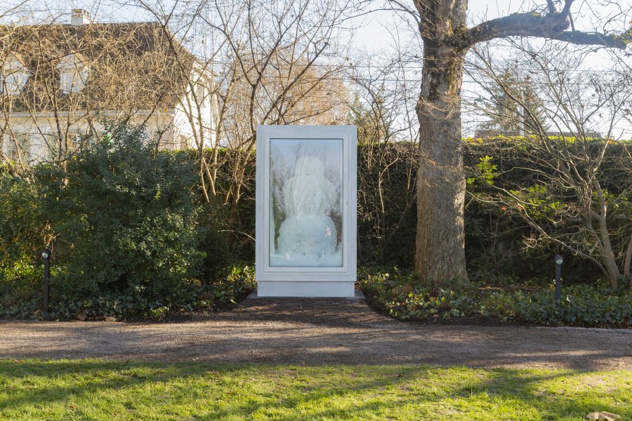 Fischli/Weiss, Snowman, 2016, Copper, aluminium, glass, water, cooling system, 218 x 128 x 165 cm, Fondation Beyeler, Riehen/Basel, Photo: Pati Grabowicz