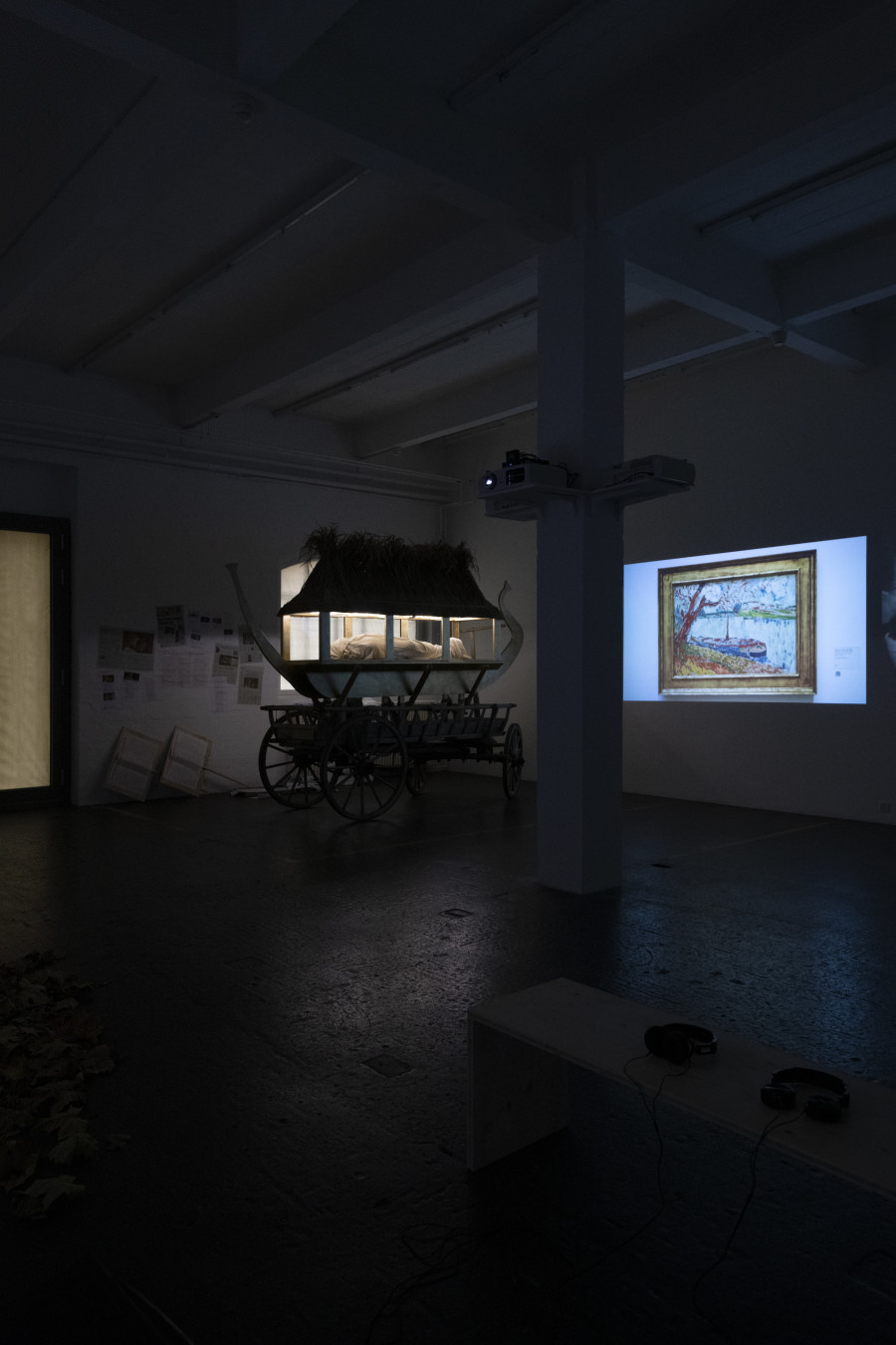 Milo Rau, St.Galler Erklärung zur Rückführung der Schepenese Mumie, 2022; Hochzeit, 2022. Courtesy: Moritz von Dungern in collaboration with Schauspielhaus Zürich. Photo: Kunst Halle Sankt Gallen, Sebastian Schaub.