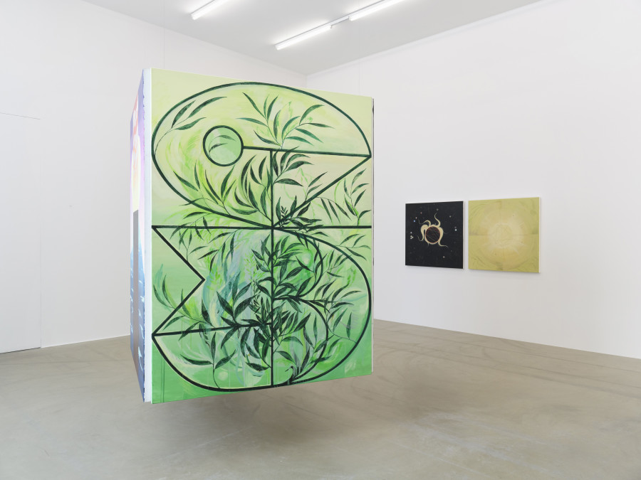 Installationsansicht Kosmos Emma Kunz. Eine Visionärin im Dialog mit zeitgenössischer Kunst 2.3. – 24.5.2021, Aargauer Kunsthaus, Aarau. Agnieszka Brzeżańska WOSBTFGN, 2015 Georgia O’Keeffe, 2020 Emily Carr, 2020. Foto: Conradin Frei, Zürich