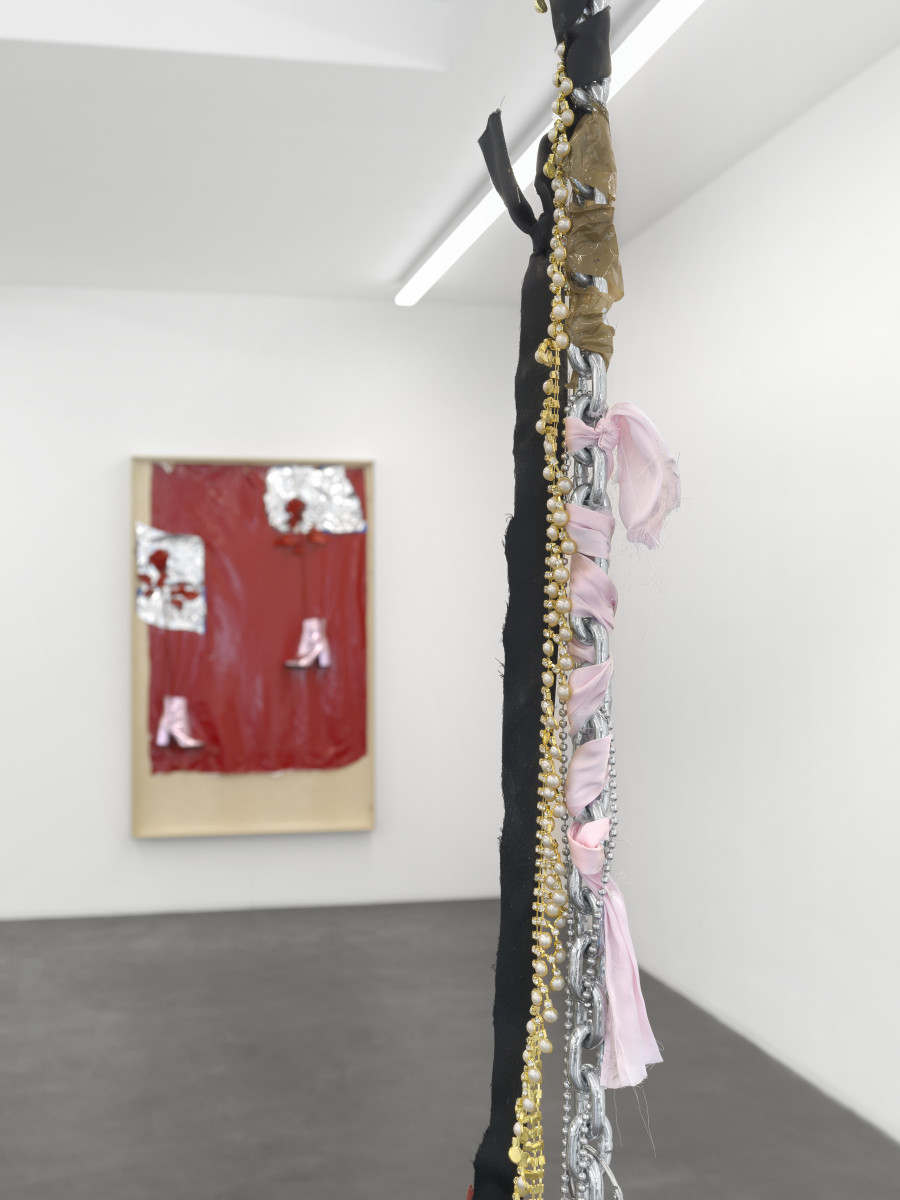 Exhibition view, photo: Annik Wetter. Courtesy the artist and galerie Maria Bernheim