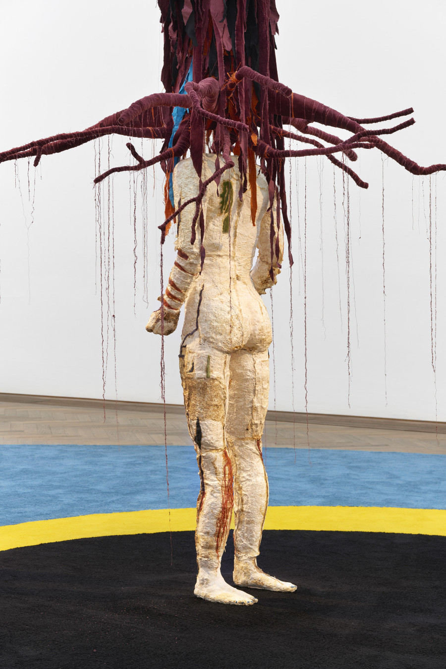 Installation view, Pedro Wirz, Environmental Hangover, Kunsthalle Basel, 2022, view on Chapéu Telúrico, 2022, and Ovo Espacial, 2022 (floor). Photo: Philipp Hänger / Kunsthalle Basel