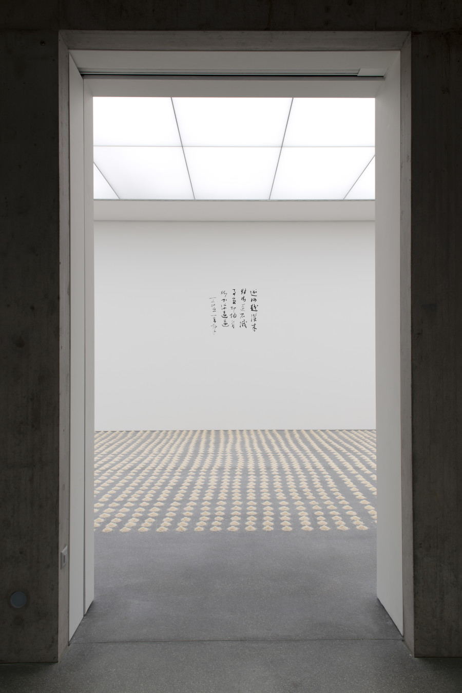 Installation view, Wolfgang Laib, Crossing rivers, Museum of Fine Arts Chur, 2022.