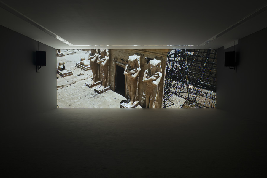 Julian Rosefeldt, In the Land of Drought, 2015/17, (Aufnahme im Labor des Bündner Kunstmuseums), © Pro Litteris, Zürich