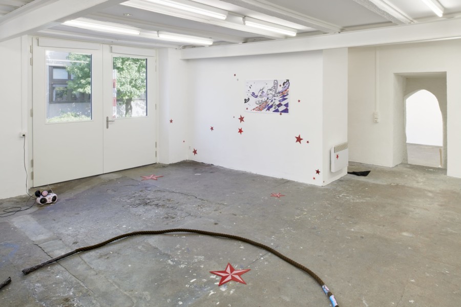 Exhibition view « My bedroom floor is on fire » at WallStreet, Fribourg, 2022 / Photo: Guillaume Python / Courtesy: the artist and WallStreet