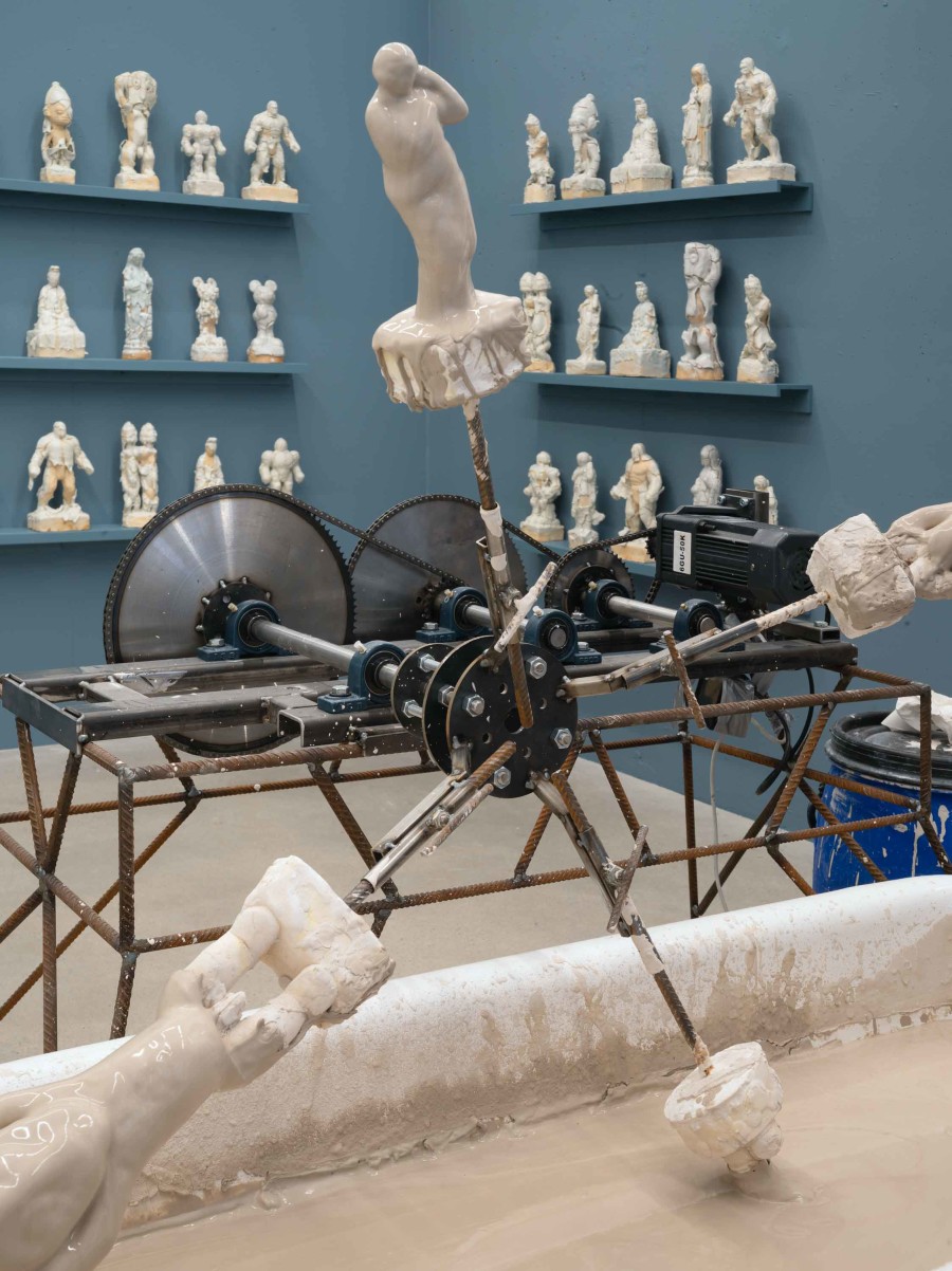 Exhibition view, Christian Gonzenbach, La Plonge, Galerie Heinzer Reszler, 2021-2022. Courtesy of the artist and Heinzer Reszler gallery.