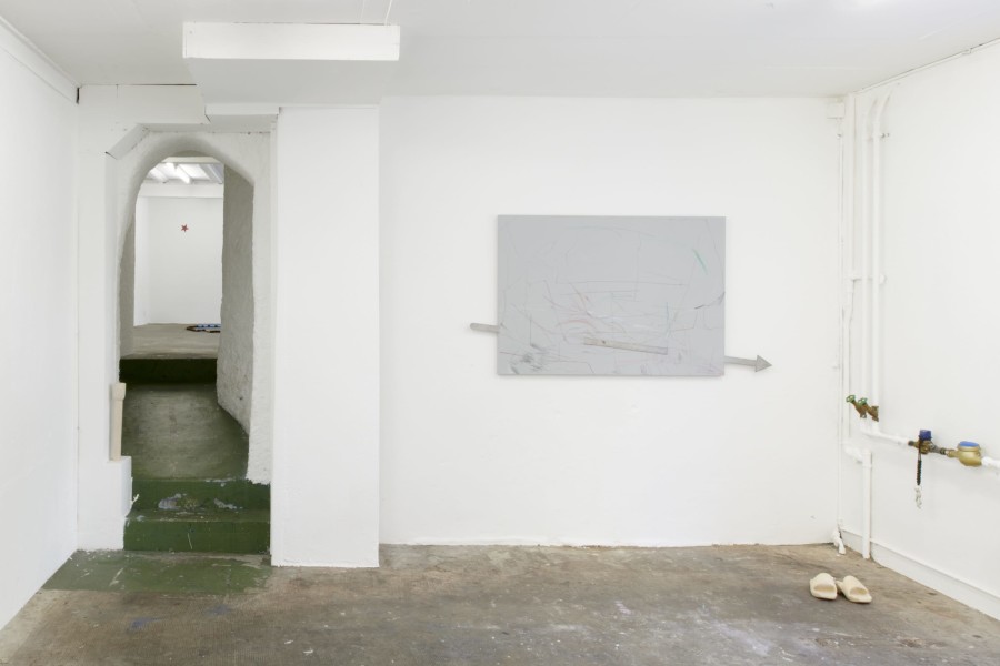 Exhibition view « My bedroom floor is on fire » at WallStreet, Fribourg, 2022 / Photo: Guillaume Python / Courtesy: the artist and WallStreet