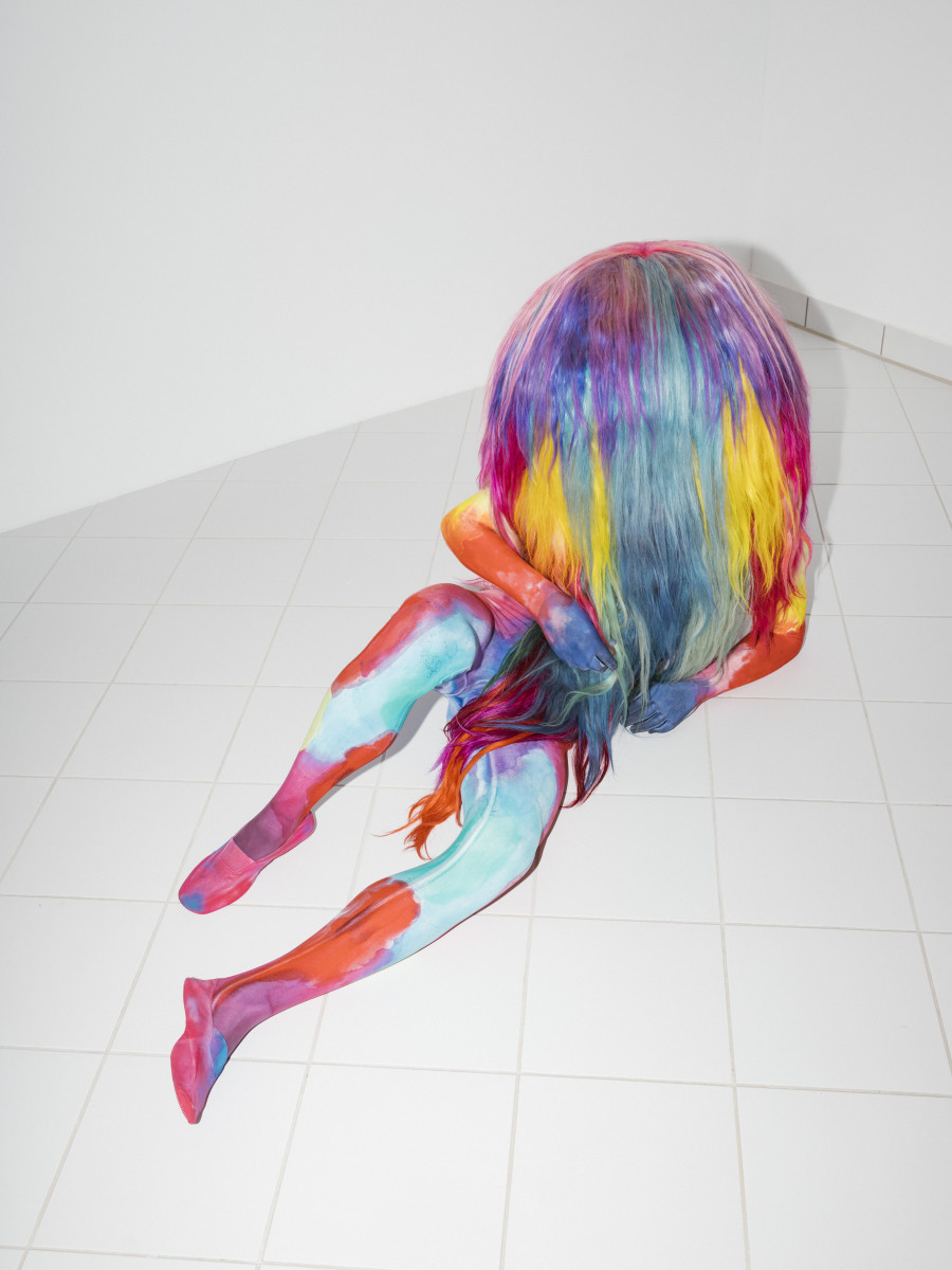 Julie Monot, What to see, Vermiform, lycra, mannequin, 180x 50cm, 2019. Photo credit : Philip Frowein (@philipfrowein)