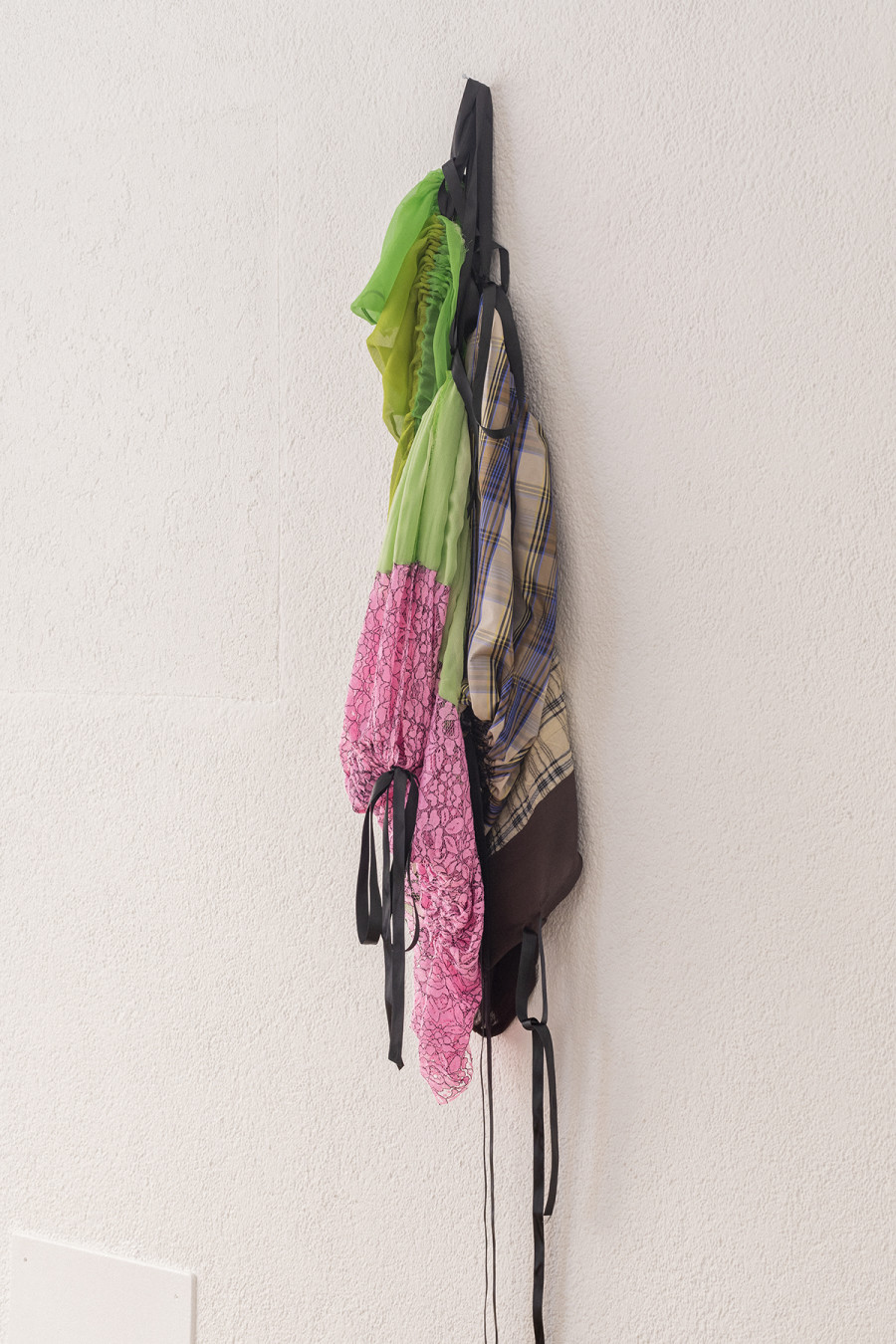 Lara Dâmaso, Echo chambers, 2022. Multimedia installation, curtains, 3-channel sound installation with performances. With the collaboration of Blanca Bianchi. Credit photo: © Guadelupe Ruiz