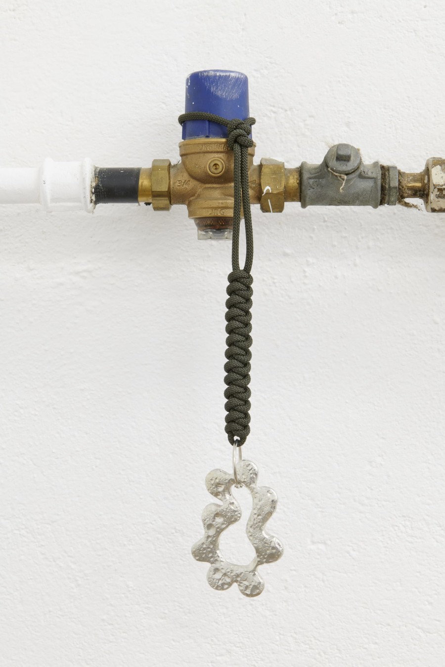 Andrea Cindy Raemy, Talisman Unlocked!, 2022/ Photo: Guillaume Python / Courtesy: the artist and WallStreet