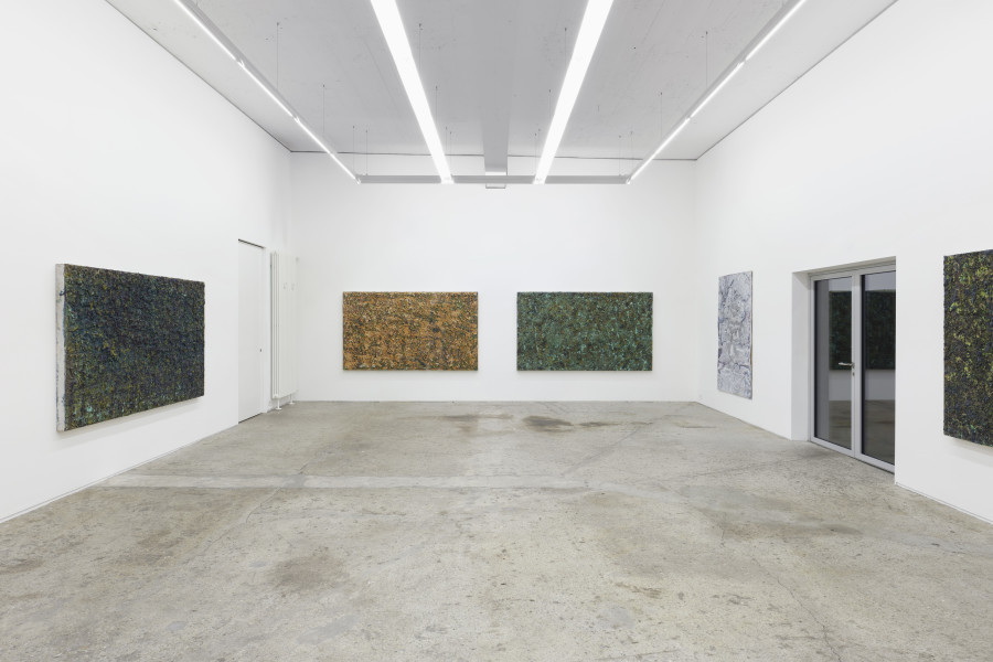 Exhibition view, Patrick Rohner, Massenbewegungen, Galerie Mark Müller, 2022.