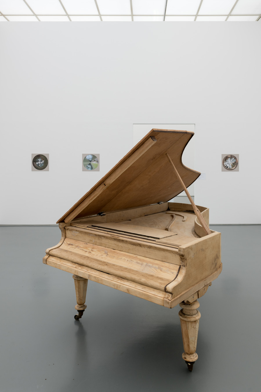 Ausstellungsansicht CARAVAN 1/2020 Dominic Michel Foto: Timo Ullmann