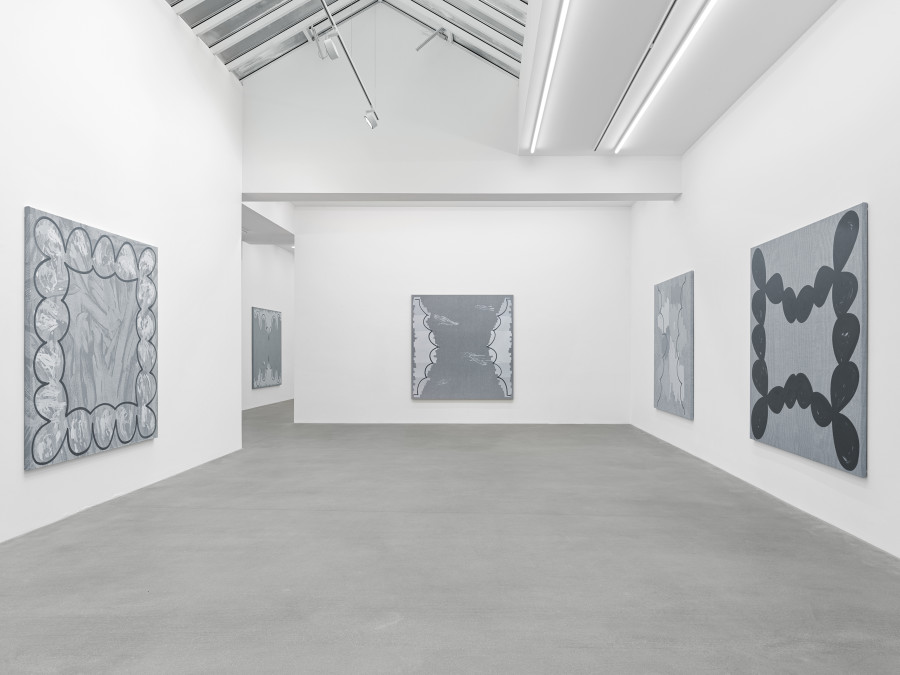Installation view, Amy Feldman, Goodnight Light, Galerie Eva Presenhuber, Waldmannstrasse, Zurich, 2022 © Amy Feldman Courtesy the artist and Galerie Eva Presenhuber Photo: Stefan Altenburger Photography, Zürich
