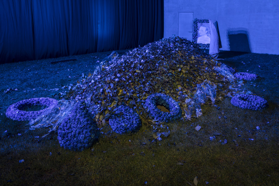 Bunny Rogers, Memorial, 2020, Installation view ground floor, Kunsthaus Bregenz March 2020, Photo: Markus Tretter © Bunny Rogers, Kunsthaus Bregenz