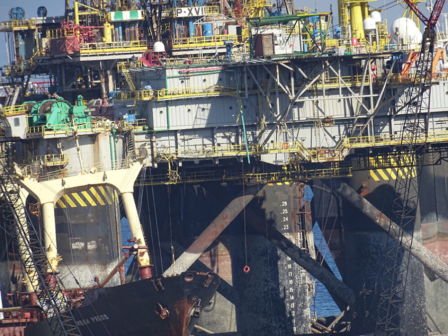 Emilien Leroy, Aliaga, 2018, Vidéo 16’08’’, 720×576, film still Courtesy : Emilien Leroy & Gallery Skopia