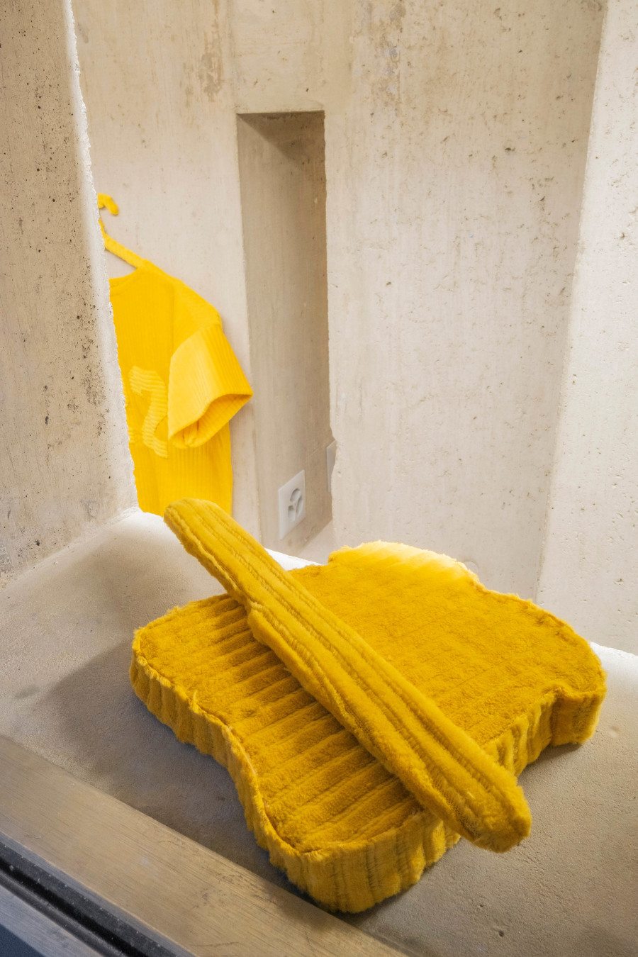 Installation view, COUPLE (Adam Cruces & Louisa Gagliardi), Fool’s Gold, Lemme, 2022. Photo credit: Romain Iannone, Sion