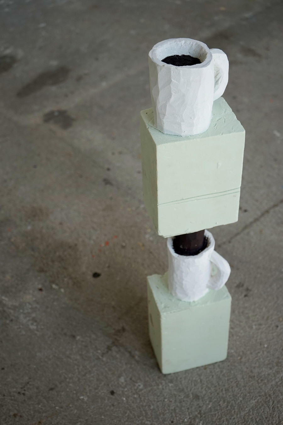 Micha Zweifel, Ohne Titel (Refill), 2020, Acrylfarbe auf geschnitztem Polyurethan, Courtesy of the artist