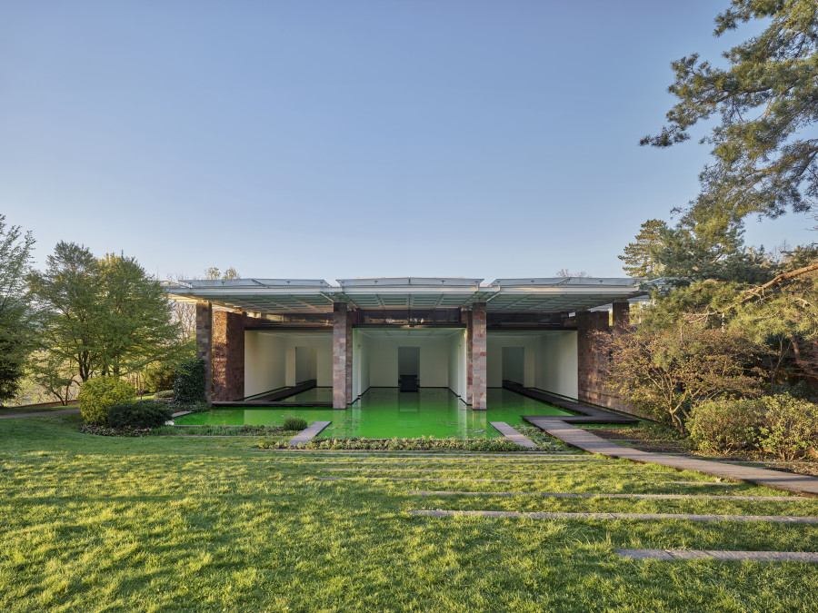 Installation view, Fondation Beyeler, Riehen/Basel, 2021 Courtesy of the artist; neugerriemschneider, Berlin; Tanya Bonakdar Gallery, New York / Los Angeles © 2021 Olafur Eliasson  Photo: Mark Niedermann