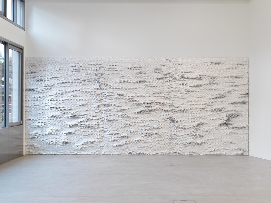 Exhibition view, Mirko Baselgia, materia viva, Galerie Urs Meile, Lucerne, Switzerland, 17.3.-29.4.2022, photo by Stefan Altenburger