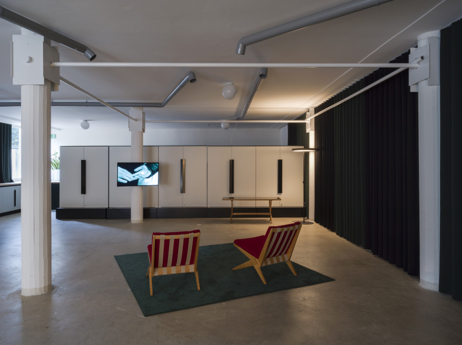 Tourism, Kunsthaus Glarus, 2021, installation view. Richard Sides, Invisible World, 2016, 5-channel video on monitor (color, sound), drain pipes, 22:52 min, dimensions variable, Courtesy the artist and Carlos/Ishikawa, London. Photo: CE