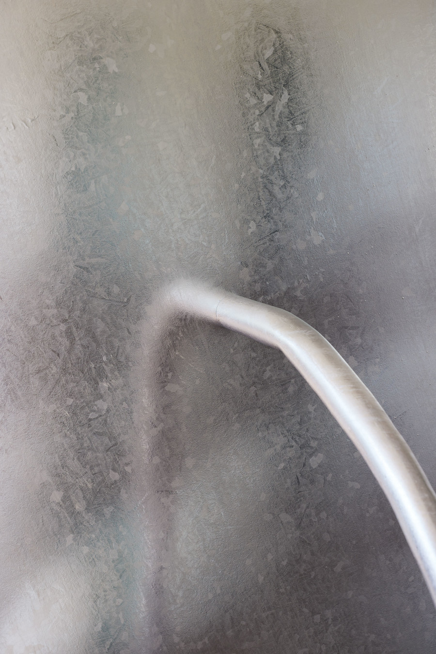 Toni Schmale, watersports, schlauch #1, detail, Mayday, 2022.