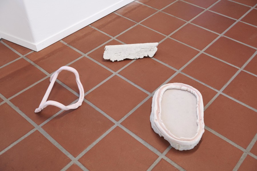 Exhibition view Noemi Eichenberger, «Fluide Potenziale» at Zimmermannhaus Brugg, 2022 / Photo: Nici Jost / Courtesy: the artist and Zimmermannhaus