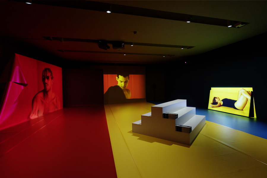 Alexandra Bachzetsis. 2020: Obscene. Installation view Kunsthaus Zürich, 2022. © Alexandra Bachzetsis, photo: Franca Candrian, Kunsthaus Zürich