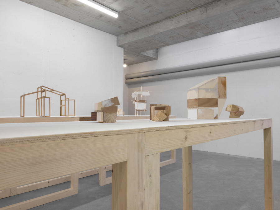 Mengzhi Zheng, Exhibition View III, © Julien Gremaud. Courtesy of the artist and Heinzer Reszler gallery.