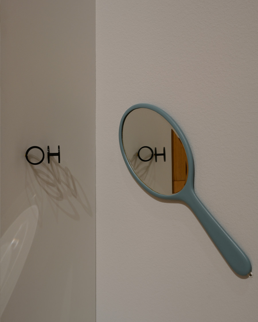 Exhibition view, Markus Raetz, Le reflet des mots, Fondation Jan Michalski, 2022. Photo Fondation Jan Michalski © Leo Fabrizio