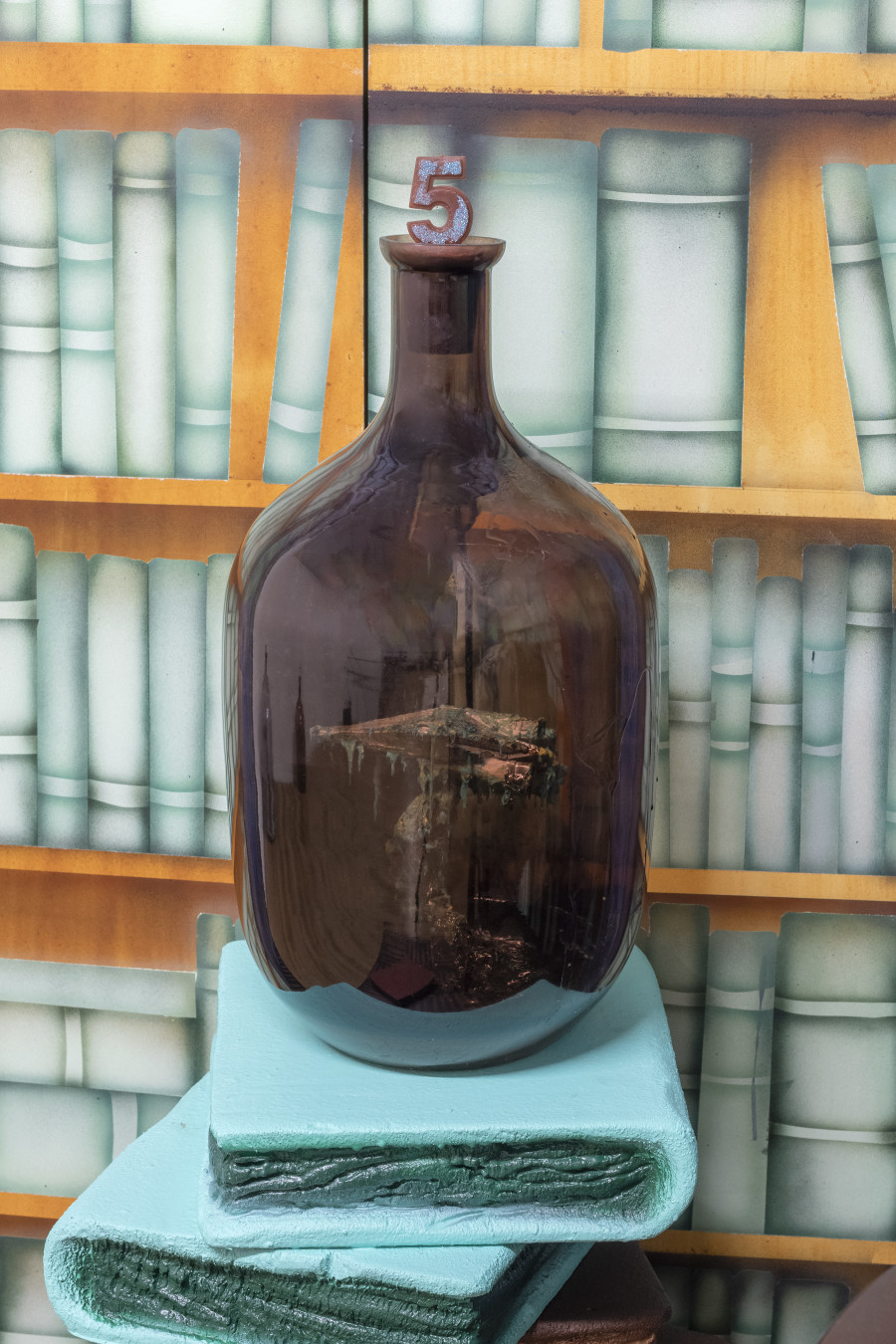 Ilaria Vinci, A beating of giant wings (Narcissus), 2021, Glass jar, mixed media 55 x 25 x 25 cm / Picture: Flavio Karrer / Courtesy: the Artist and Plymouth Rock