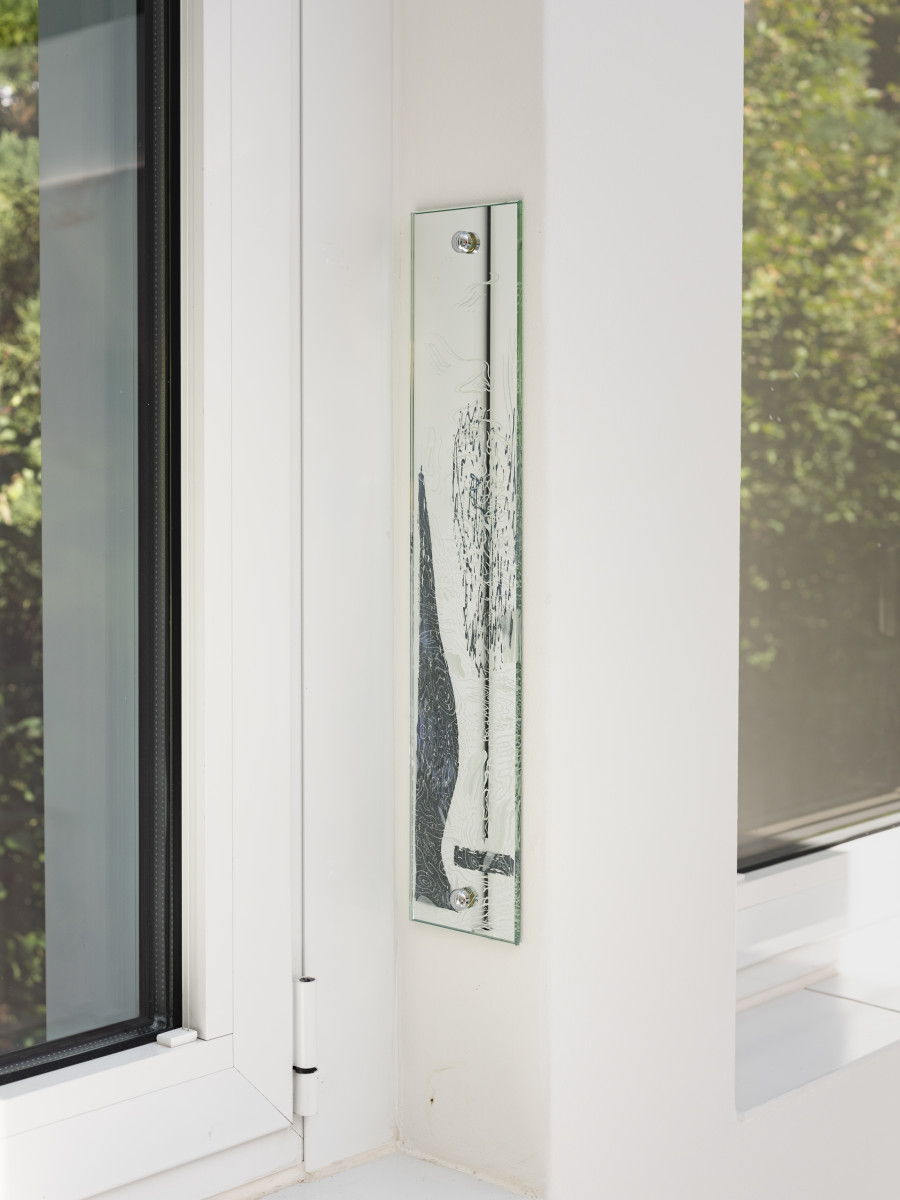 Zoé de Soumagnat, Rayon II, 10x30cm, Engraved and painted mirror, 2022 - Zoé de Soumagnat, Rayon III, 10x30cm, Engraved and painted mirror, 2022