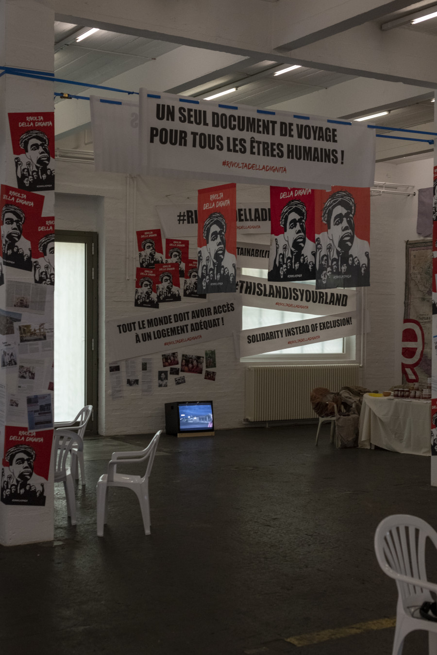 Milo Rau, «Warum Kunst?», exhibition view, 2022. Photo: Kunst Halle Sankt Gallen, Sebastian Schaub.