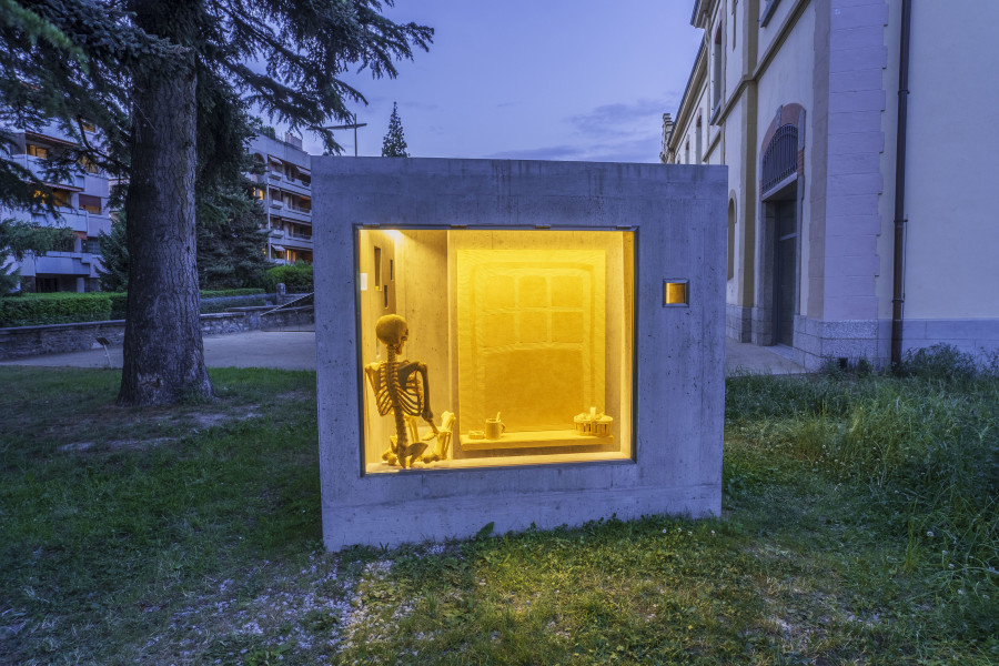 Installation view, COUPLE (Adam Cruces & Louisa Gagliardi), Fool’s Gold, Lemme, 2022. Photo credit: Romain Iannone, Sion