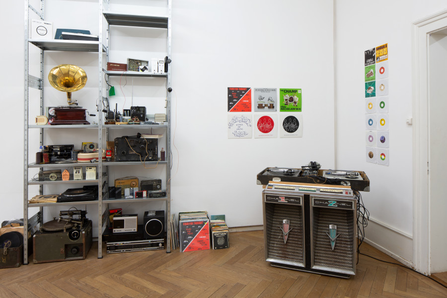 Flo Kaufmann und Gäste, H.o.Me. – Heim für obsolete Medien, Ausstellungsansicht Kunsthaus Langenthal, Foto: Martina Flury Witschi, Courtesy of the Artist.