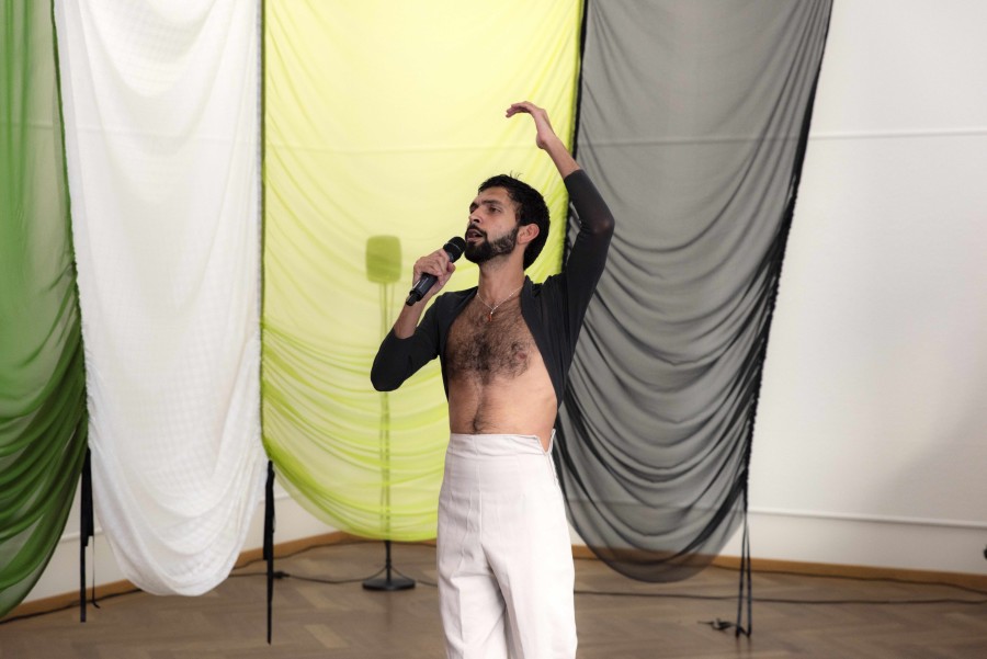 Mario Espinoza, Performance 24 June 2022, Krone Couronne. Credit photos: © James Bantone