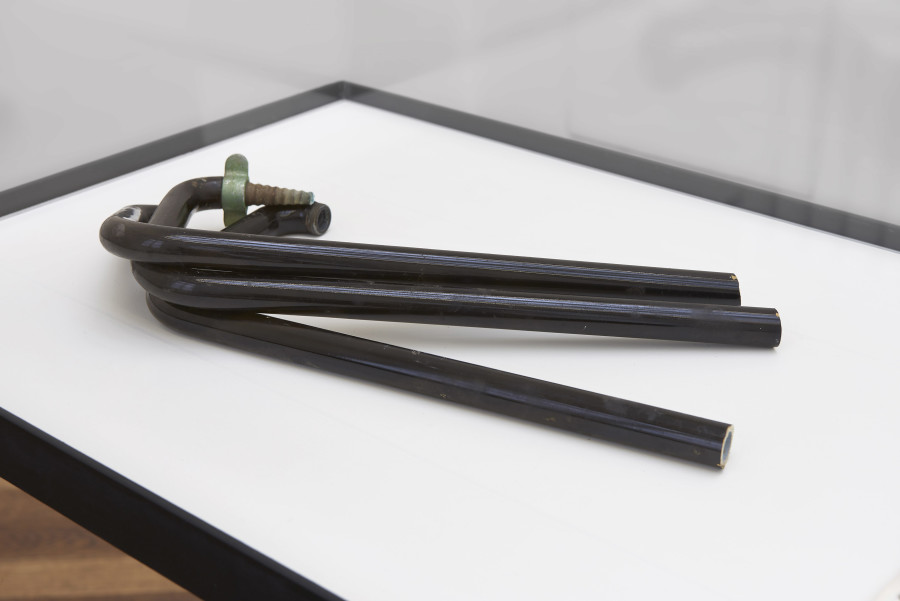 Daniel Turner, Three Sites, Kunsthalle Basel, 2022. Installation view: (BASF) Leitungen, 2022. Photo: Philipp Hänger / Kunsthalle Basel. All works courtesy the artist and Gallery Allen, Paris