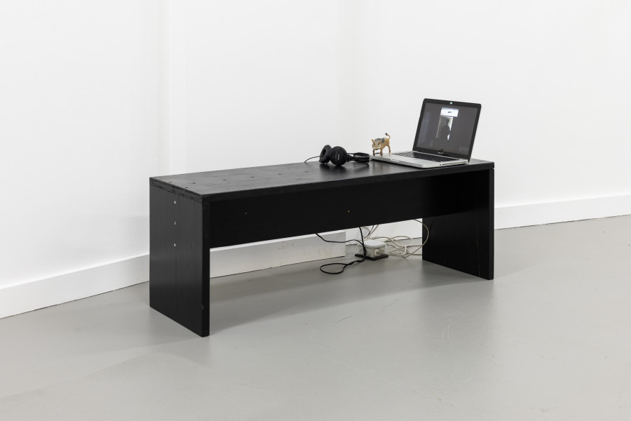 Exhibition view, VON DEN DINGEN, Kunsthalle Luzern, 2022. Photo credit: Kilian Bannwart