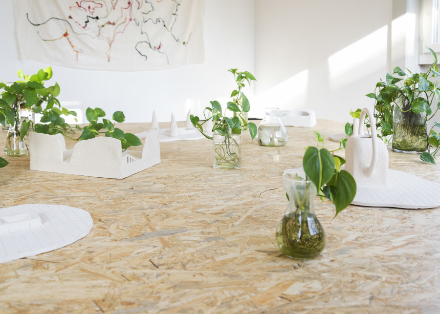 Zahra Hakim: J'ai vu une femme qui battait la lumière dans un mortier, Exhibition view, 2023, Cherish, Photo: Remy Ugarte Vallejos